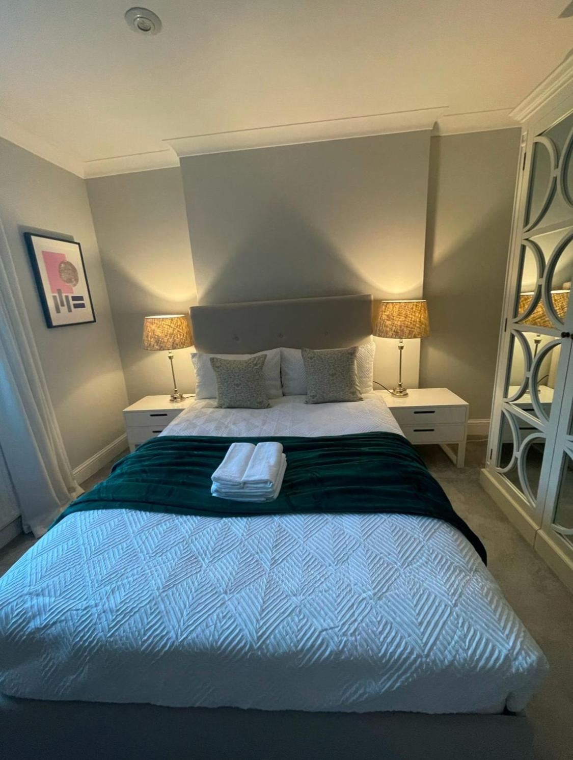 Elegant 3bd In Apartment *